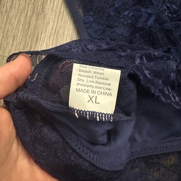 NEW| Lace Bralette - Picture 3 of 4